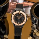 Hublot Classic Fusion Quartz 581.CO.1780.RX (2016) - Black dial 33 mm Rose Gold case (1/8)