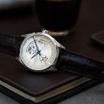 Hamilton Jazzmaster Open Heart H32705521 (2026) - Zilver wijzerplaat 42mm Staal (3/5)