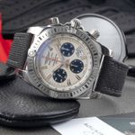 Breitling Chronomat 44 Airborne AB01154G/G786 (2014) - Silver dial 44 mm Steel case (2/8)