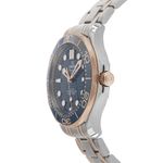 Omega Seamaster Diver 300 M 210.20.42.20.03.002 (2024) - Blue dial 42 mm Steel case (3/6)