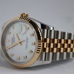 Rolex Datejust 36 126233 (2023) - Pearl dial 36 mm Gold/Steel case (3/8)