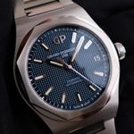 Girard-Perregaux Laureato 81010-11-431-11A (2021) - Blue dial 43 mm Steel case (1/8)
