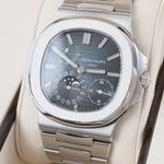 Patek Philippe Nautilus 5712/1A-001 (2011) - Blue dial 40 mm Steel case (4/8)