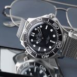 Omega Seamaster Diver 300 M 210.30.42.20.01.010 (Onbekend (willekeurig serienummer)) - Zwart wijzerplaat 42mm Staal (2/8)