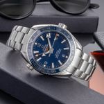 Omega Seamaster Planet Ocean 232.90.44.22.03.001 (2017) - Blauw wijzerplaat 44mm Titanium (2/8)