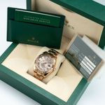 Rolex Sky-Dweller 326935 (2015) - Silver dial 42 mm Rose Gold case (6/6)