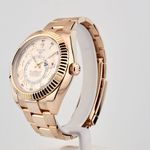 Rolex Sky-Dweller 326935 (2016) - Pink dial 42 mm Rose Gold case (2/8)