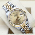 Rolex Datejust 36 16233 (1995) - Champagne wijzerplaat 36mm Goud/Staal (1/7)