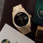 Rolex Day-Date 36 18038 (1978) - Black dial 36 mm Yellow Gold case (3/8)