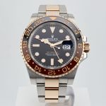 Rolex GMT-Master II 126711CHNR (2023) - Black dial 40 mm Gold/Steel case (1/2)