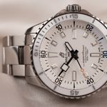 Breitling Superocean 36 A17377 (2022) - White dial 36 mm Steel case (4/8)