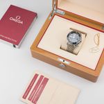 Omega Seamaster Planet Ocean 215.30.44.21.03.001 (2024) - Blue dial 44 mm Steel case (2/5)
