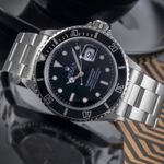 Rolex Submariner Date 16610 (Unknown (random serial)) - Black dial 40 mm Steel case (2/8)