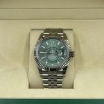 Rolex Sky-Dweller 336934 (2024) - Green dial 42 mm Gold/Steel case (5/8)