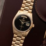 Rolex Day-Date 36 18038 (1978) - Black dial 36 mm Yellow Gold case (1/8)
