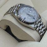 Rolex Day-Date 40 228239 (2023) - White dial 40 mm White Gold case (7/8)