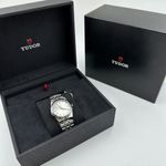 Tudor Royal 28400-0001 (2024) - Silver dial 34 mm Steel case (3/8)