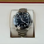 Omega Seamaster Planet Ocean 215.30.44.21.01.001 (2024) - Black dial 43 mm Steel case (5/8)