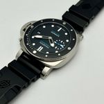 Panerai Luminor Submersible PAM02683 (2021) - Black dial 42 mm Steel case (7/10)