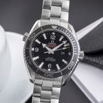 Omega Seamaster Planet Ocean 232.30.38.20.01.001 (Unknown (random serial)) - Black dial 38 mm Steel case (3/8)