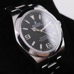 Rolex Explorer 214270 (2017) - Zwart wijzerplaat 39mm Staal (4/8)