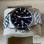 IWC Pilot Chronograph IW388113 (2026) - Black dial 41 mm Steel case (4/7)