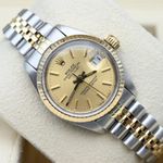 Rolex Lady-Datejust 6917 (1981) - Champagne wijzerplaat 26mm Goud/Staal (1/8)