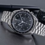 Omega Speedmaster Professional Moonwatch 310.30.42.50.01.002 (Unknown (random serial)) - Black dial 42 mm Steel case (2/8)