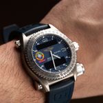 Breitling Emergency E56321 (2005) - 43 mm Titanium case (6/7)