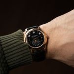 Patek Philippe Annual Calendar 5205R-010 (Unknown (random serial)) - Black dial 40 mm Rose Gold case (7/8)