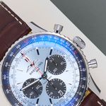Breitling Navitimer 1 B01 Chronograph AB0138 (2025) - Zwart wijzerplaat 43mm Staal (3/8)