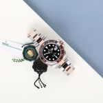 Rolex GMT-Master II 126711CHNR (2022) - Black dial 40 mm Gold/Steel case (2/8)