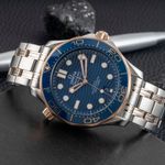 Omega Seamaster Diver 300 M 210.20.42.20.03.002 (Unknown (random serial)) - Blue dial 42 mm Steel case (2/8)