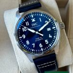 IWC Pilot Mark IW328203 (2022) - Blauw wijzerplaat 40mm Staal (1/1)