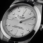 Tudor Black Bay 79660 (2025) - Champagne dial 39 mm Steel case (3/7)