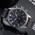 IWC Pilot Chronograph IW377709 (Onbekend (willekeurig serienummer)) - Zwart wijzerplaat 43mm Staal (2/8)