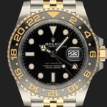 Rolex GMT-Master II 126713GRNR (2023) - Black dial 40 mm Gold/Steel case (2/8)