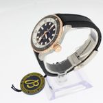 Breitling Superocean 42 U17375211B1S1 (2024) - Zwart wijzerplaat 42mm Goud/Staal (2/4)