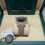 Rolex GMT-Master II 126713GRNR (2024) - Black dial 40 mm Gold/Steel case (5/6)