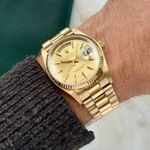 Rolex Day-Date 36 18038 (1979) - Gold dial 36 mm Yellow Gold case (2/8)