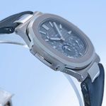 Patek Philippe Nautilus 5712G-001 - (3/8)