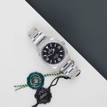 Rolex Explorer 214270 (2019) - Black dial 39 mm Steel case (2/8)