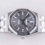 Audemars Piguet Royal Oak Selfwinding 15450ST (2021) - Grey dial 37 mm Steel case (6/8)