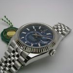 Rolex Sky-Dweller 336934 (2025) - Green dial 42 mm Gold/Steel case (4/8)