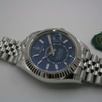 Rolex Sky-Dweller 336934 (2025) - Green dial 42 mm Gold/Steel case (1/8)