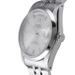 Tudor Prince Date 76200 - (6/8)