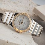 Omega Constellation Quartz 123.25.24.60.55.006 (2015) - Pearl dial 24 mm Steel case (2/8)