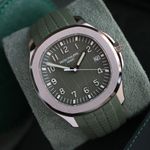 Patek Philippe Aquanaut 5168G (2024) - Groen wijzerplaat 42mm Witgoud (2/3)