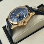 Patek Philippe Annual Calendar 5396R-014 (2020) - Blue dial 38 mm Rose Gold case (5/8)