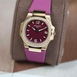 Patek Philippe Nautilus 7010R (2024) - Purple dial 33 mm Rose Gold case (2/3)